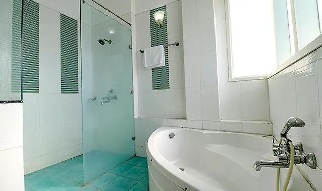 Collection O Tipsyy Inn & Suites 020 Gurgaon Hotel