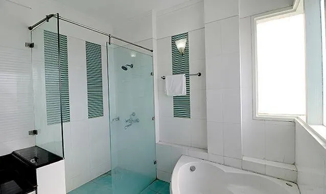 Hotel Collection O Tipsyy Inn & Suites 020 Gurgaon