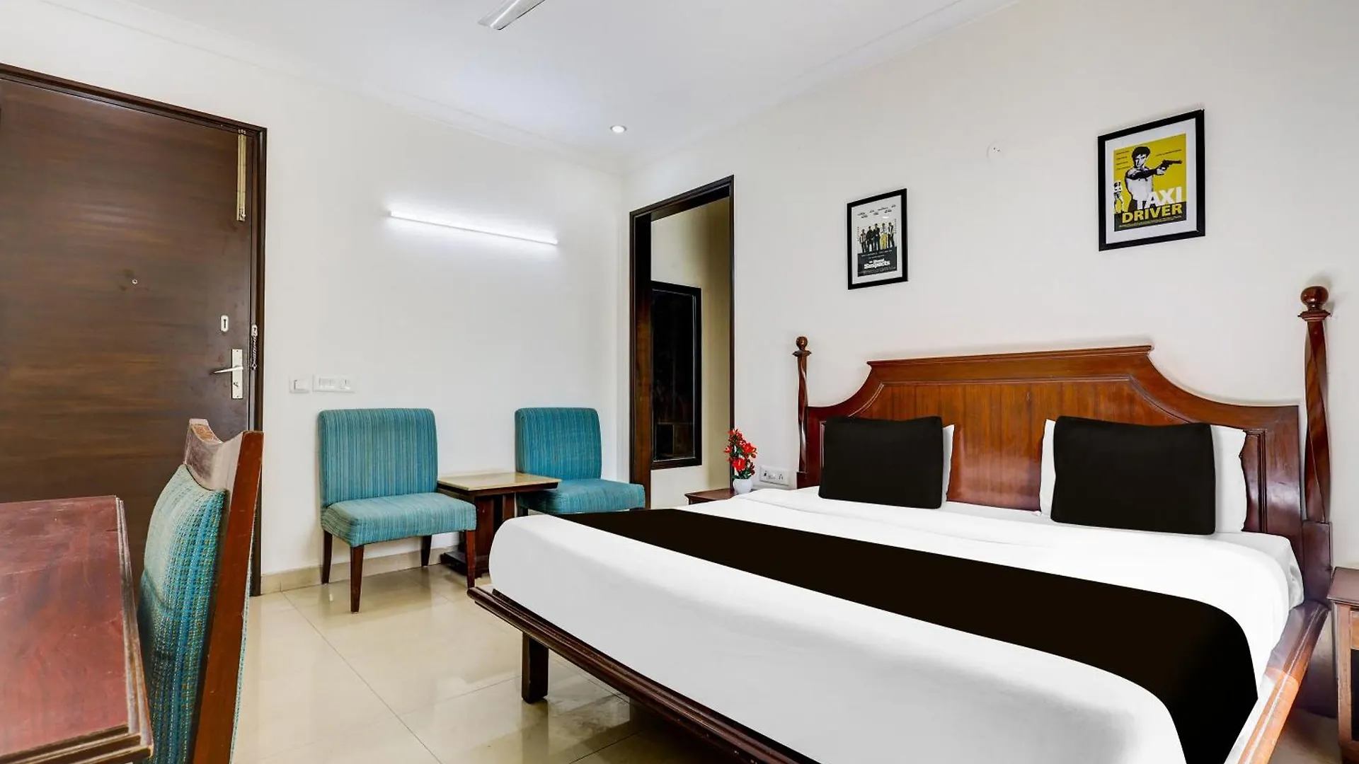 Collection O Tipsyy Inn & Suites 020 Gurgaon