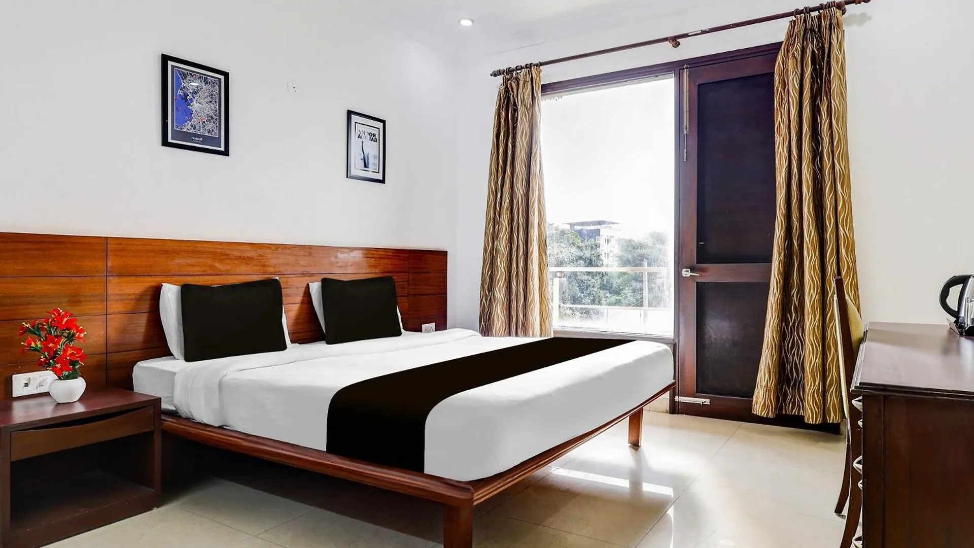 Collection O Tipsyy Inn & Suites 020 Gurgaon