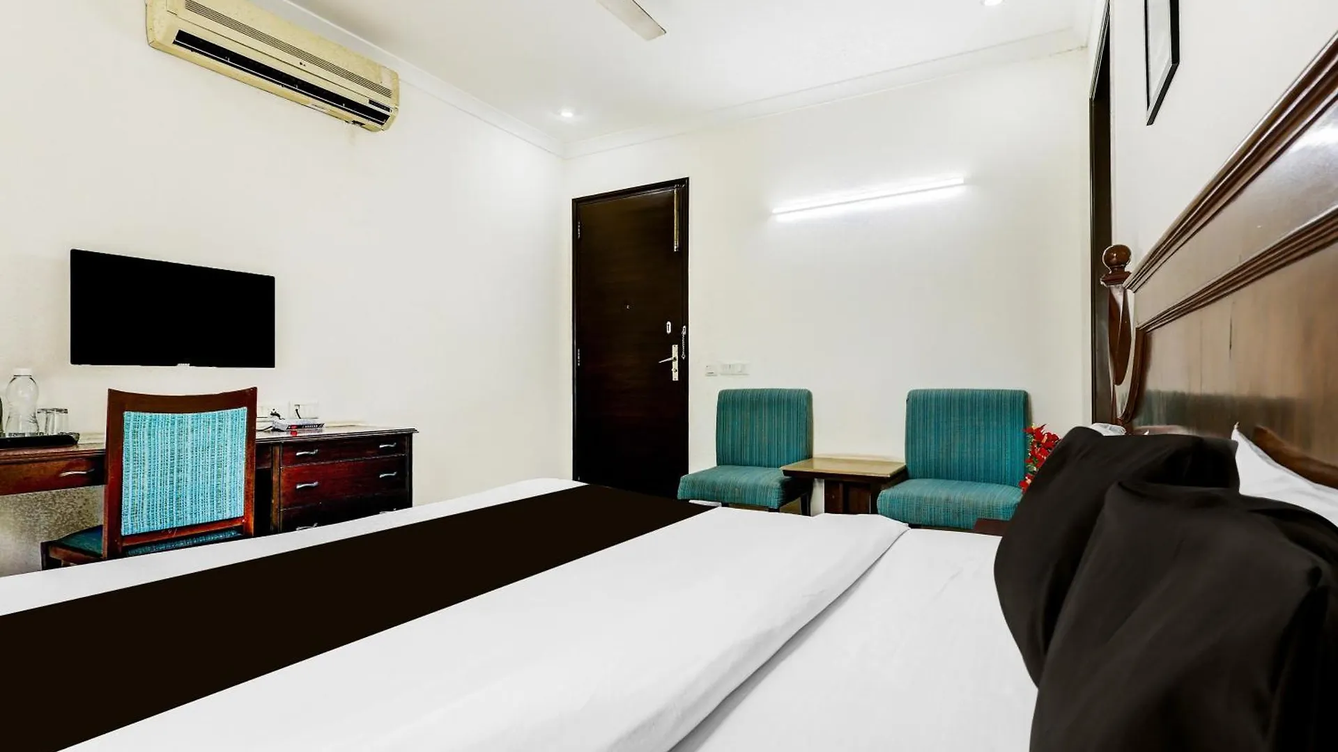 Collection O Tipsyy Inn & Suites 020 Гургаон 0*,  Индия