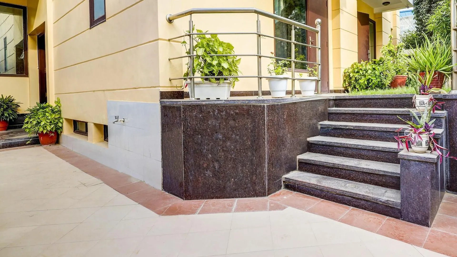 Collection O Tipsyy Inn & Suites 020 Гургаон Отель